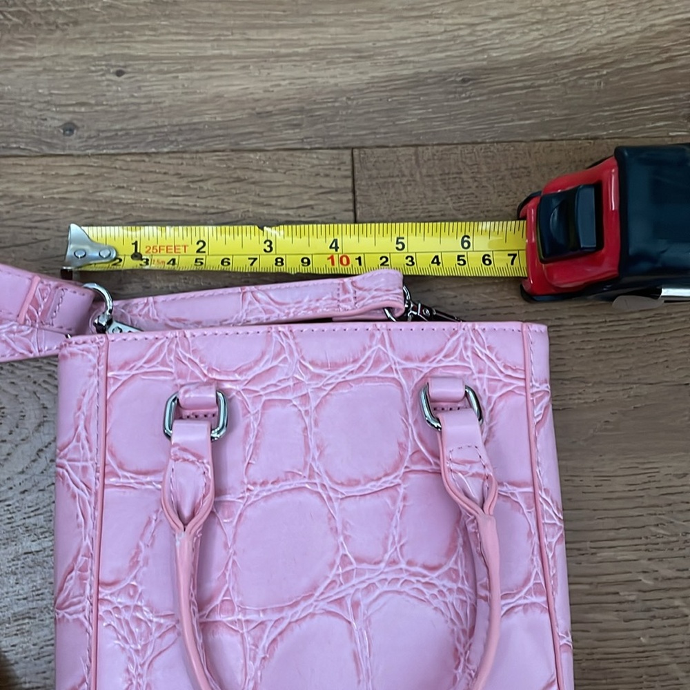 Pink Croc-Embossed Women's Bag - Picture 7 of 7
